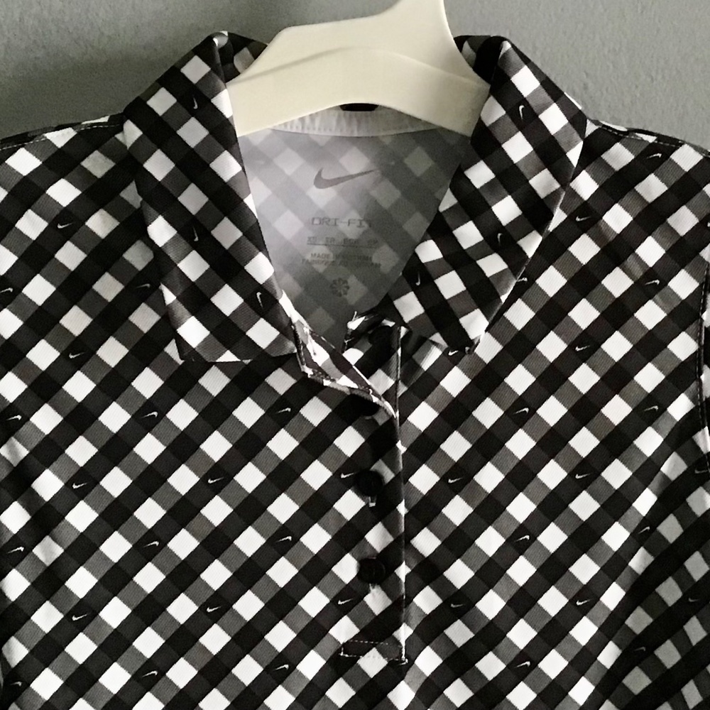 NWT~Nike Women’s Dri-Fit Sleeveless Golf Polo Shirt~Black and WhiteSize XS - Picture 3 of 14